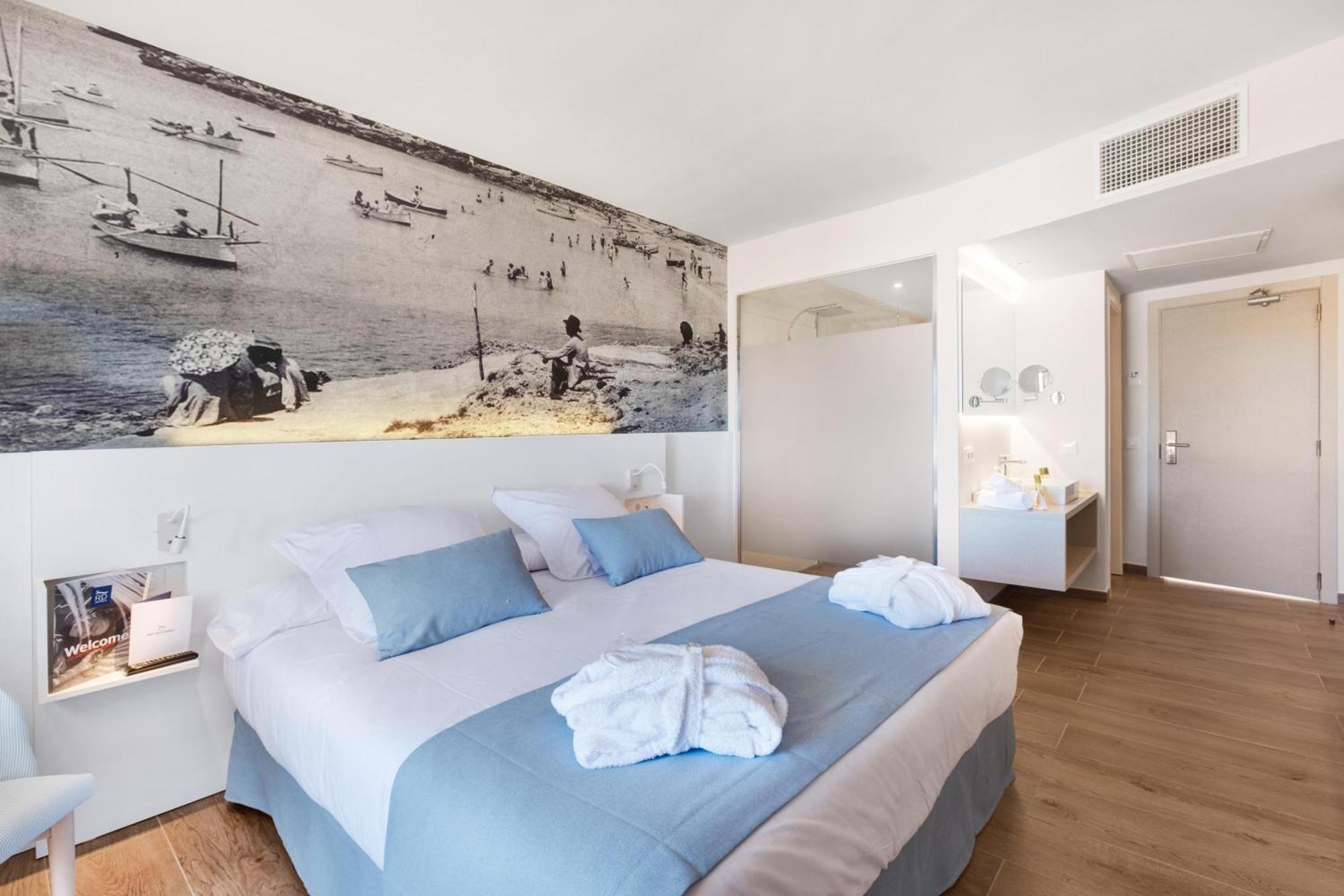 Deluxe Room,1742612416:JPEG